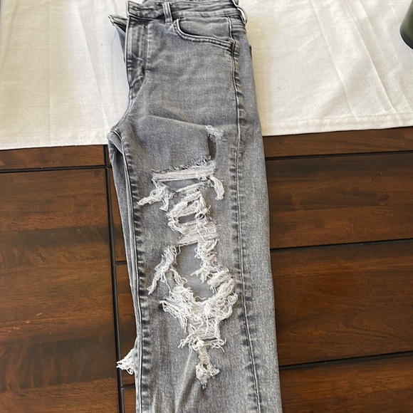American Eagle Ripped Jeans - Picture 4 of 8